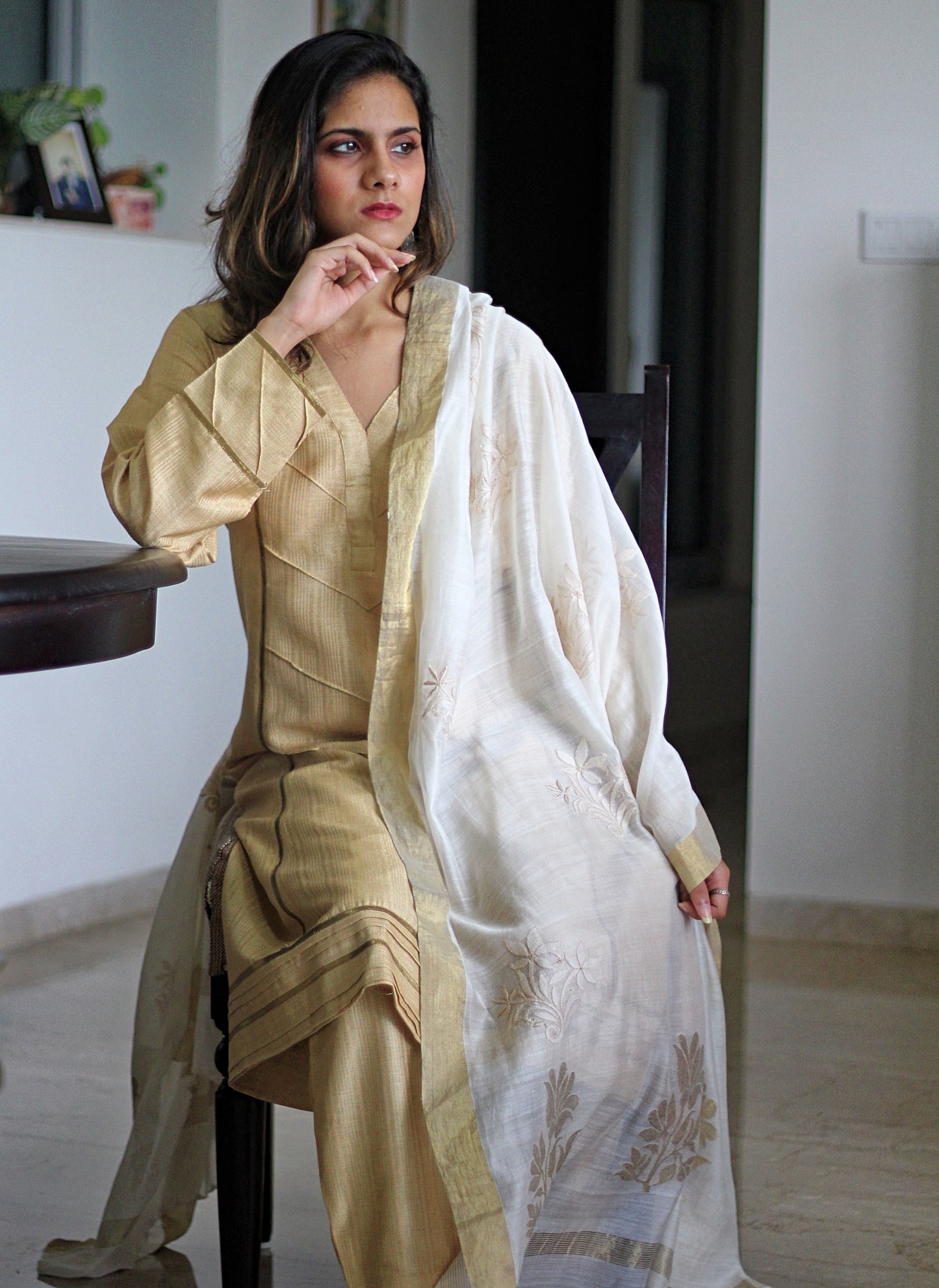 CREAM AND GOLDEN SET